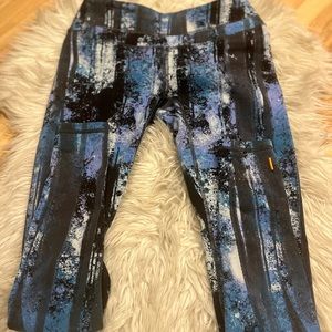 Women’s Small Lucy Yoga Pants.